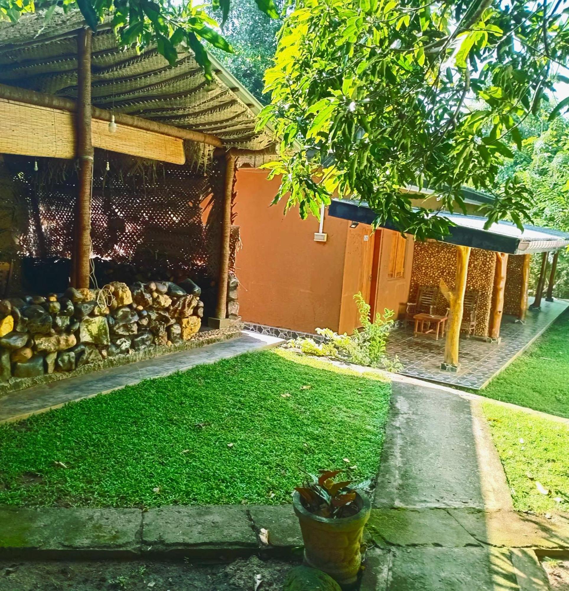 Little Birds Safari Lodge Udawalawe Exterior foto